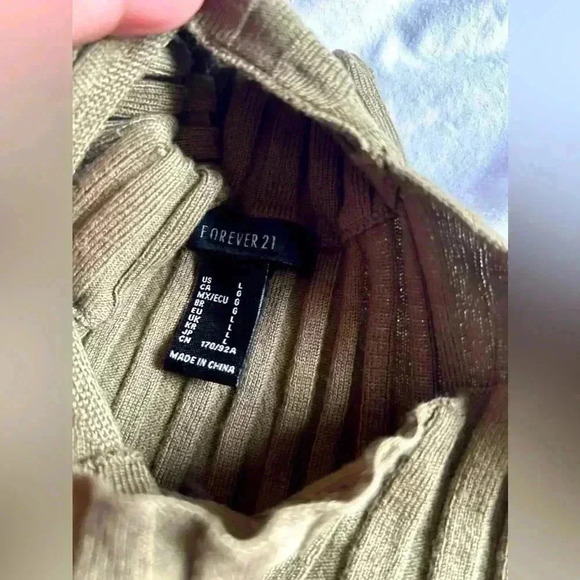 Ribbed Long Sleeve Top Women’s Size Large- Forever 21 - Picture 3 of 3